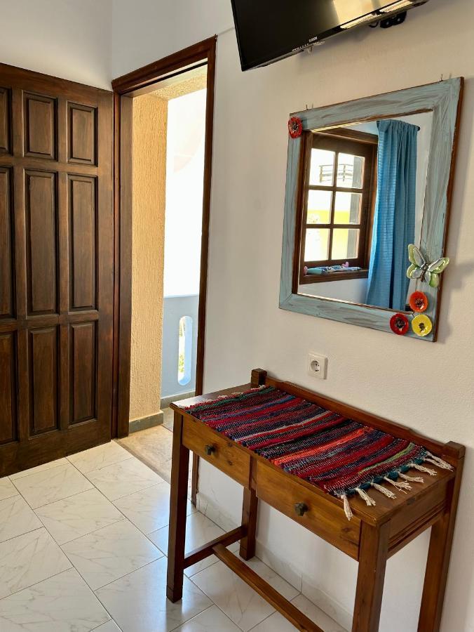 Bonatsa Rooms Palaiochora Exterior photo